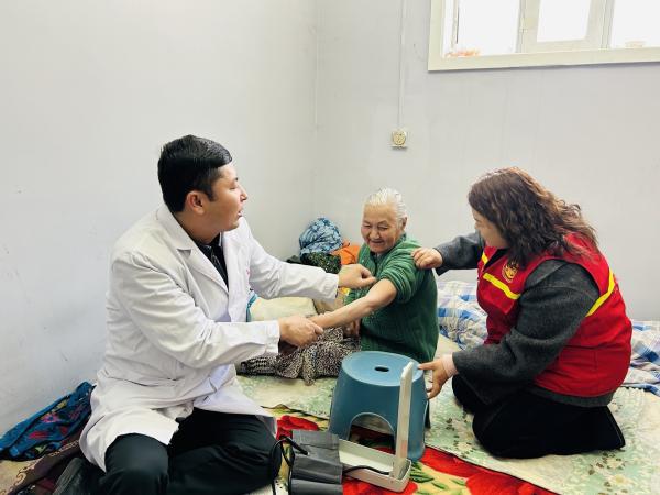 日义诊行 温暖入人心凯发k8娱乐唯一冬(图1)